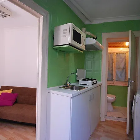 Lovely Studio - Heart Of Lisbona